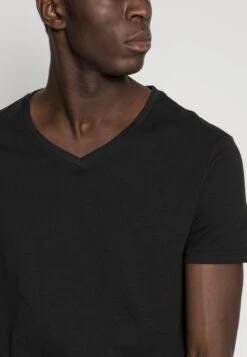 Pier One 5 PACK - T-Shirt Basic - White/blue/black -K 04339dc8a41b4f87892bcf5988fa14bc