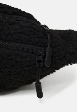 Pier One UNISEX - Gürteltasche - Black -K 1359e1e4577d4f99aa4271e5fdf8ee11