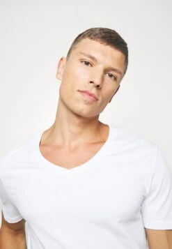 Pier One 2 PACK - T-Shirt Basic - White -K 2464778c5d314b51b098f8e722d959b0