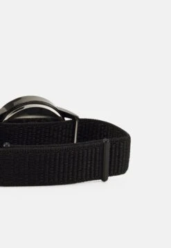 Pier One Digitaluhr - Black -K 24dea72bb95a4cfc95daabd334d11f5a