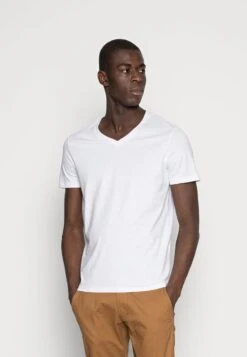 K -K 3df2d94d0471423c82664c71fc36e1ca