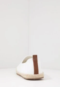 Pier One RENA ESPADRILLE UNISEX - Espadrille - White 11 Pier One RENA ESPADRILLE UNISEX - Espadrille - White -K 4f1c7dae0cbb47efaca02a71fb79d125