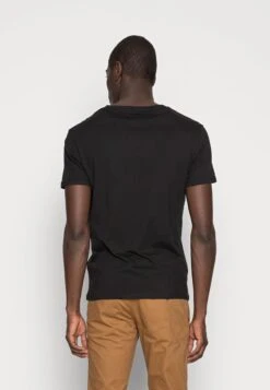 Pier One 5 PACK - T-Shirt Basic - White/blue/black -K 577e250ad0624377b57eabcac8149891