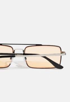 Pier One UNISEX - Sonnenbrille - Silver-coloured, Orange 10 Pier One UNISEX - Sonnenbrille - Silver-coloured, Orange -K 71b8ec13cd624844a5c2aab8a959d46b