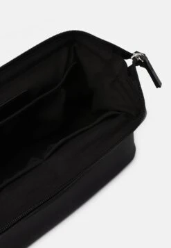 Pier One Kosmetiktasche - 802 - Black -K 7aa537de0d9045aaa803a044e8f7ffbf