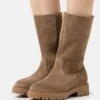 Pier One LEATHER WINTER BOOT - Stiefel - Taupe 1 Pier One LEATHER WINTER BOOT - Stiefel - Taupe -K 8bef5468585a4c10acc85d415b419533