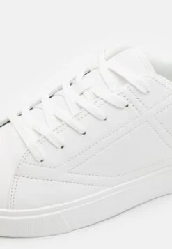 Pier One UNISEX - Sneaker Low - White 13 Pier One UNISEX - Sneaker Low - White -K 9df20e8fbfac4dbbaad7e726f8a84e52