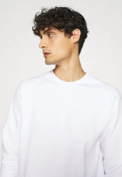 Pier One 2 PACK - Sweatshirt - White/black -K a5485bef5ad44f4282ce09e954d19f56