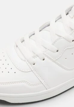 Pier One Sneaker High - White 13 Pier One Sneaker High - White -K d92dbfafcd0845868bafc96ae8ec8083