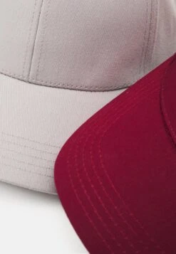 Pier One UNISEX 2 PACK - Cap - Light Grey/berry -K db52e4bec20b4e21a2d423baba99be86