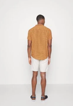 Pier One LINEN BLEND DRAWCORD SHORTS - Shorts - Beige -K fd65d1e3000a44b5a0c7031a30758b26