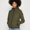 Pier One Regenjacke / Wasserabweisende Jacke - Olive -K fe480f914e9c4189ab8273cc70688356